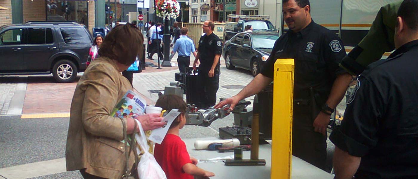 Parent and child enjoying NNO event